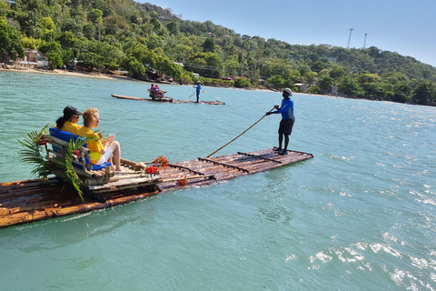 Montego Bay e Negril: Ocean Bamboo Rafting, Zip &amp; Horseback