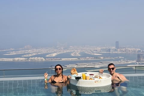Dubai: Elite Tour with Sky Pool, Shopping, and Hotel Pickup