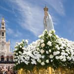 Da Lisbona: Tour guidato di Fátima, Nazaré, Batalha e Óbidos
