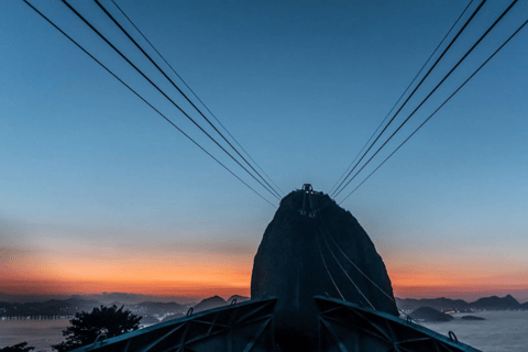 Sonnenaufgang am Zuckerhut mit exklusivem Frühstück und Transfer