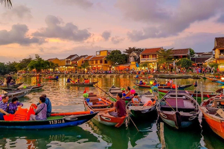 De Hoi An/ Da Nang: Visita à cidade de Hoi An e lançamento de lanternasExcursão em grupo