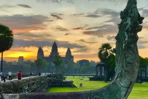 Angkor Wat Sunrise & Tonle Sap Lake Floating Village Tour