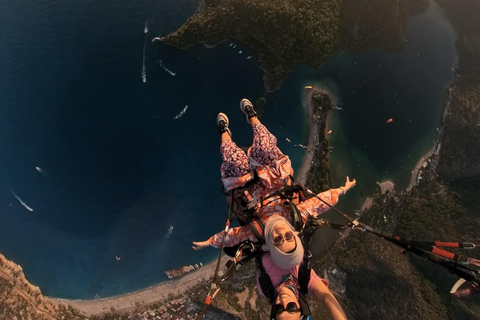 Tandem Paragliding in Fethiye, Oludeniz | Female Pilot
