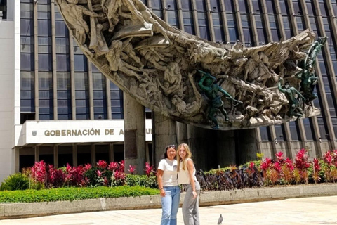 Medellín Through Time – City Sightseeing Tour | Subway, Metrocable, and Historic Center