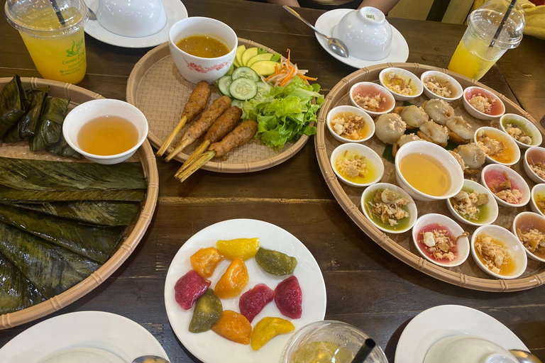 Hue: Nächtliche Foodtour mit dem E-Bike und einer Fahrerin