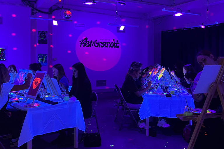 Eindhoven: Paint and Sip in the Dark at Rembrandt van Wine