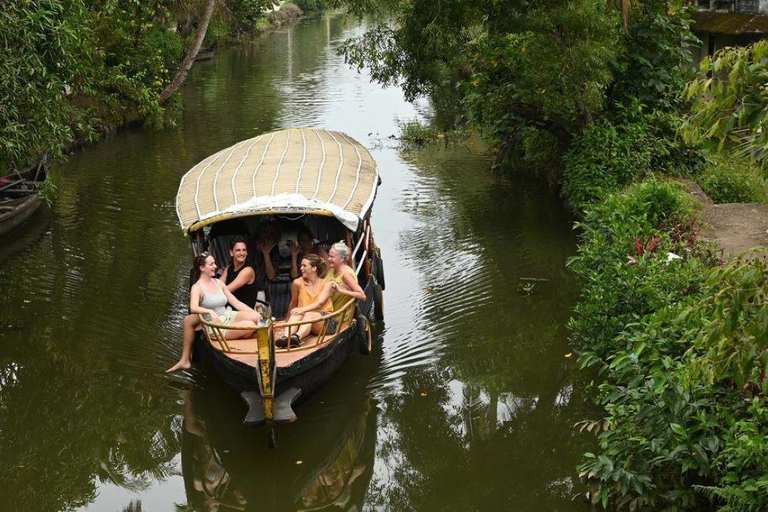 Kochi: Ultimate Kerala and Kumbalangi Village Same Day Tour