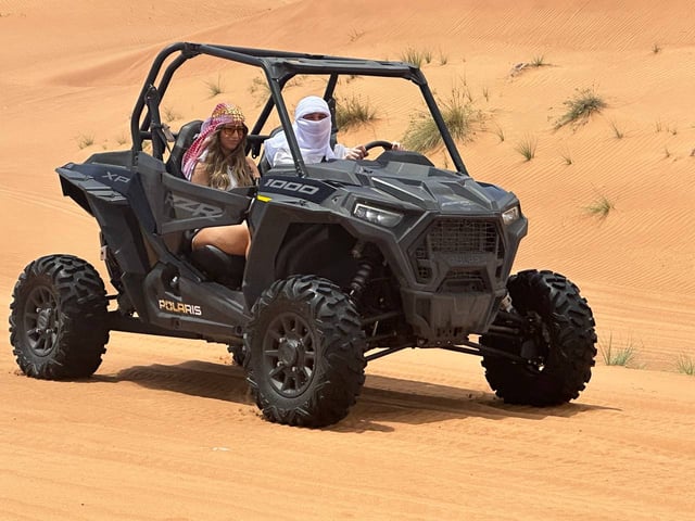 Dubai: Abenteuer Wüstensafari mit dem roten Dünenbuggy