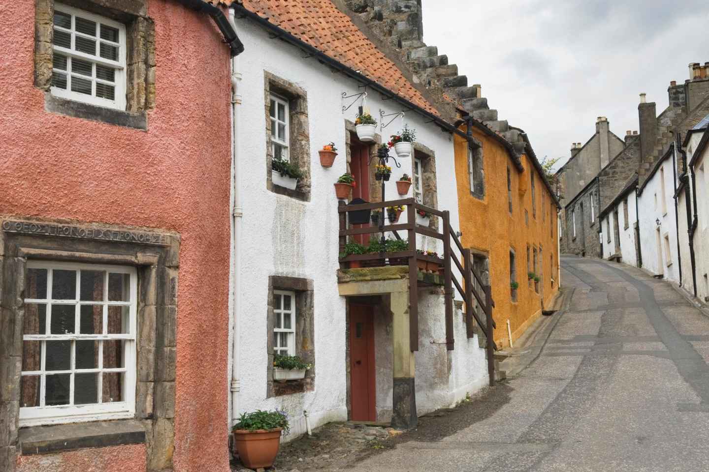 Edinburgh: Outlander and Castles Filming Locations Day Tour