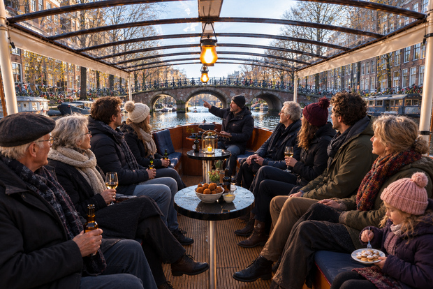 Leiden: paseo en barco por el canal con guía