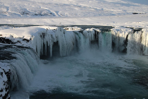 Iceland: 10-Day Winter Tour with Accommodation & Meals