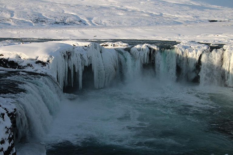 Iceland: 10-Day Winter Tour with Accommodation & Meals