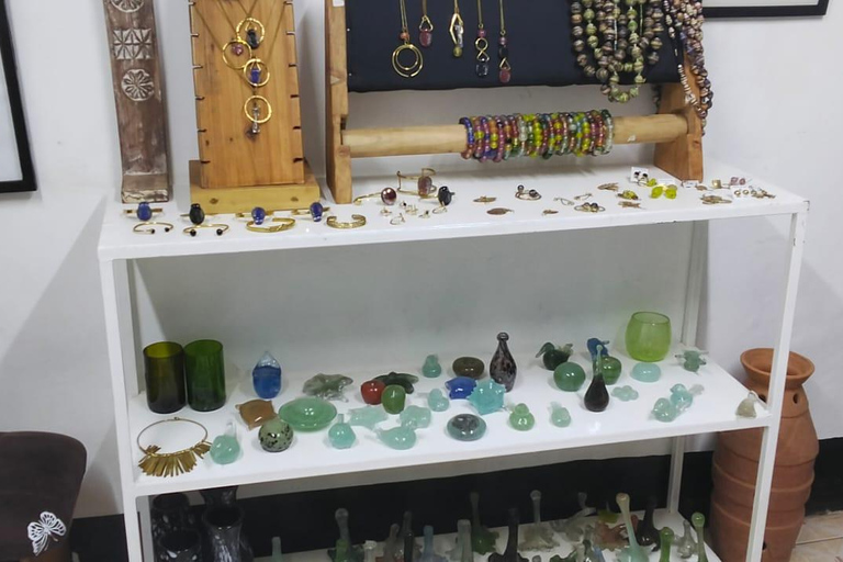 Nairobi: Community Tour with Rooftop Craft Exhibition