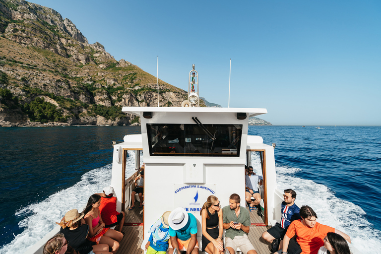 Von Sorrent: Ganztägige gemeinsame Bootstour nach Amalfi und Positano9:00 Uhr Abfahrt - Gruppentour ohne Abholung