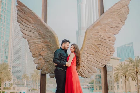 Dubai: Iconic Burj Khalifa Pre-Wedding Photoshoot