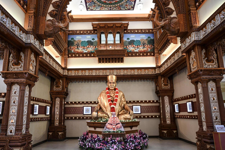 Delhi: tour guiado a pie por el templo Akshardham con un guía localRutas espirituales de Delhi: tour guiado a pie con un guía local