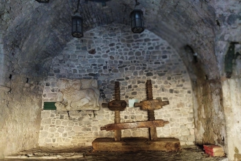 Visite privée de Budva : Découvrez le bar de la vieille villeDe Budva : Découvrez les secrets du bar de la vieille ville
