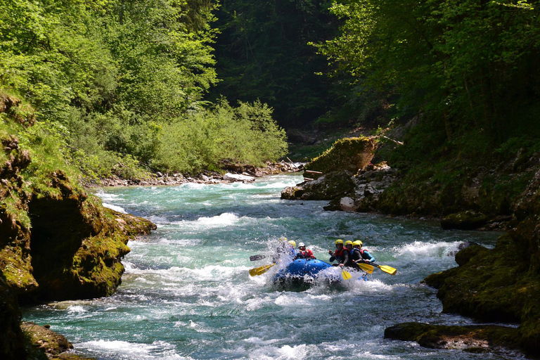 Aventura de rafting en el Salza: ¡pura acción en aguas bravas!