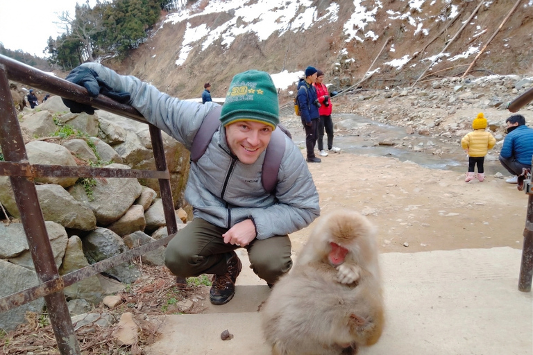 Nagano: Snow Monkeys, Obuse, & Hot Spring Foot Bath Tour