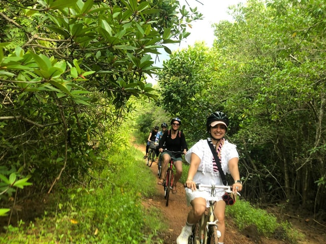 From Galle: Exclusive Village & Lagoon Cycling Tour in Galle