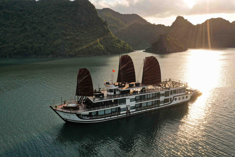 Hanói: 2D1N Ha Long, Bahía de Lan Ha en Crucero de Lujo AmandaSalida de Hanoi a las 8:00 AM