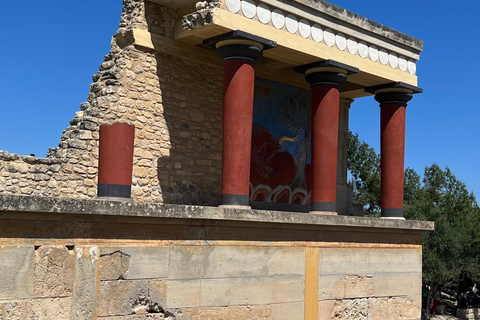 Minoan Crete: Private Tour of Knossos with a Certified Guide Minoan Crete: a private tour by a certified guide in Knossos