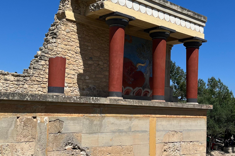 Minoan Crete: Private Tour of Knossos with a Certified Guide Minoan Crete: a private tour by a certified guide in Knossos