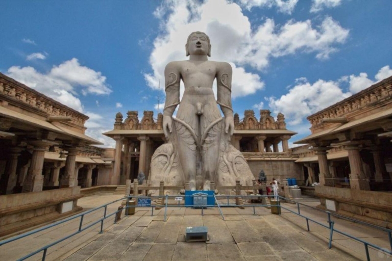 Shravanabelagola: Rondleiding door 's werelds grootste monolithische standbeeld