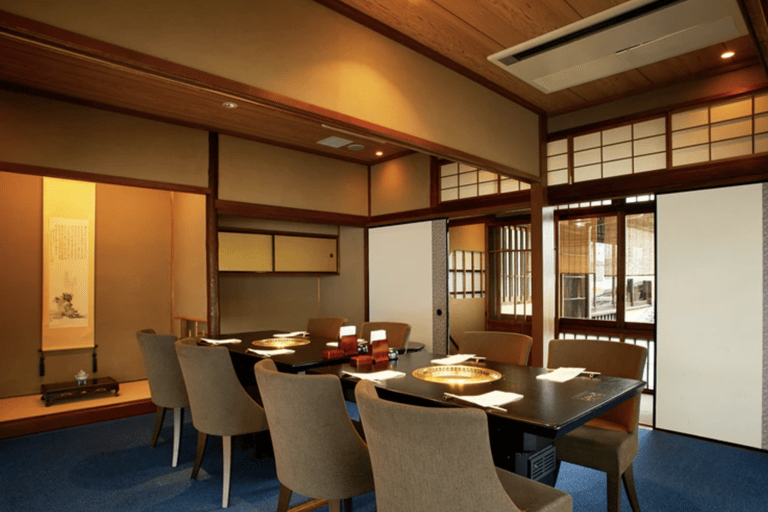 Kyoto: Wagyu Kaiseki Dinner in a Historic Villa Reservation Premium Kiyomizu Kaiseki