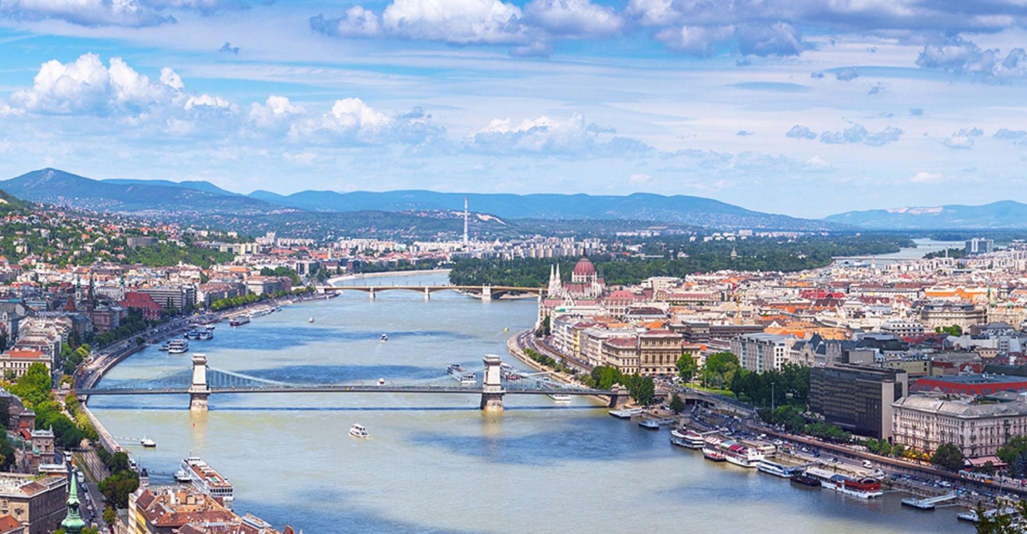 Budapest, Nighttime or Daytime Sightseeing Cruise - Housity