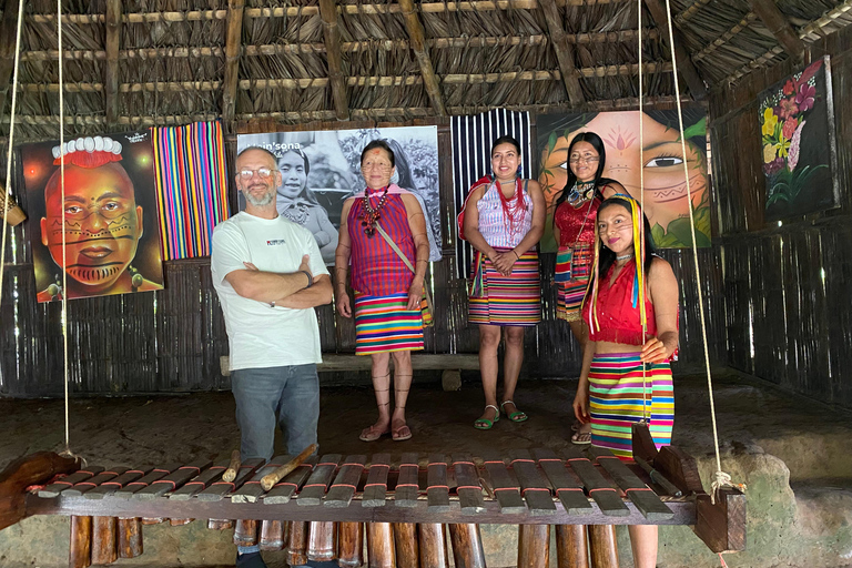 4-Day Tour: Quito, Mindo, Pacific Coast & Tsáchila, All incl