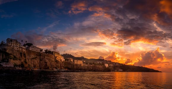 Sorrento: 2 hrs Sunset Small Group Boat Tour
