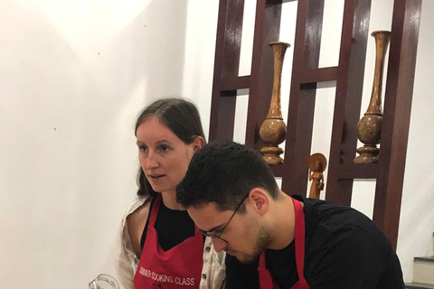 Da Nang: prepara 5 piatti vietnamiti con visita al mercato localeCorso di cucina vietnamita con 5 piatti, Pho e tour del mercato