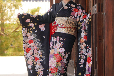 Kyoto: Arashiyama Kimono Rental with Free Hairstyling Premium Kimono Upgrade (Furisode / Samurai Hakama)