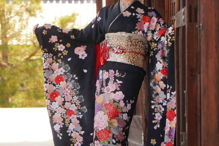 Kyoto: Arashiyama Kimono Rental with Free Hairstyling Premium Kimono Upgrade (Furisode / Samurai Hakama)