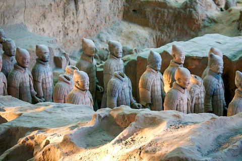 Xi'an: Terracotta Army, Lunch, City Wall, Pagoda, Bazaar Private Tour Spanish, Italian, German, French-Speaking Guide