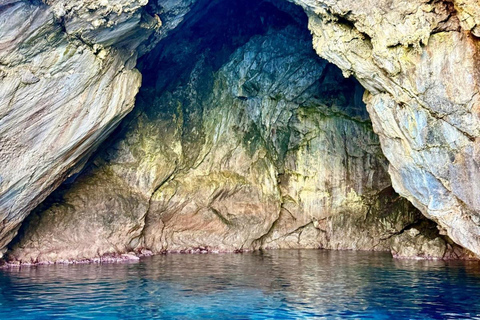 Can Picafort: 2h Private Boat Tour with Swim-Snorkel & Caves Can Picafort: Private Boat Tour 2 h - Höhlen/ Beach