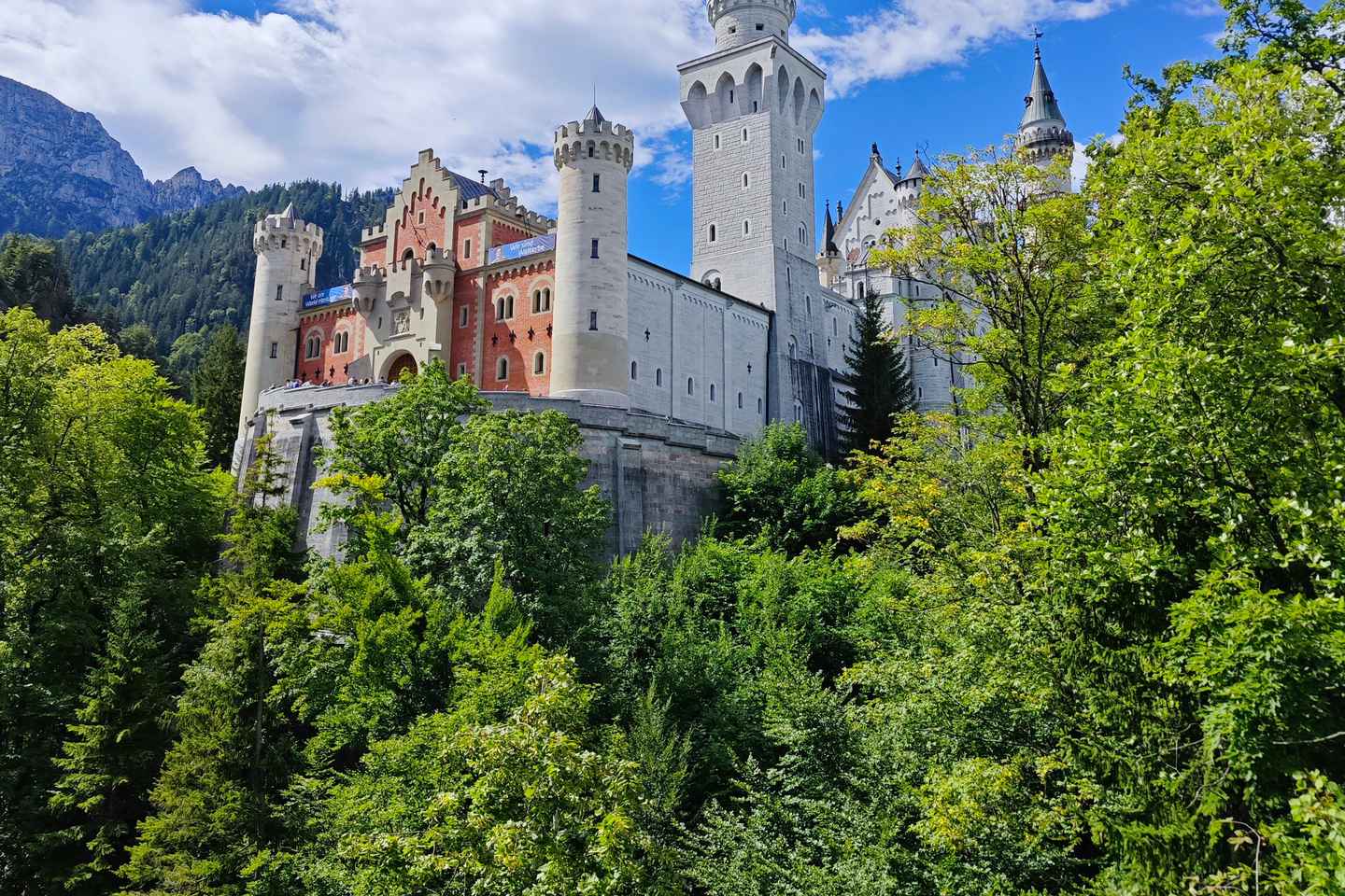 Füssen to Neuschwanstein Castle - Guided Scenic Tour