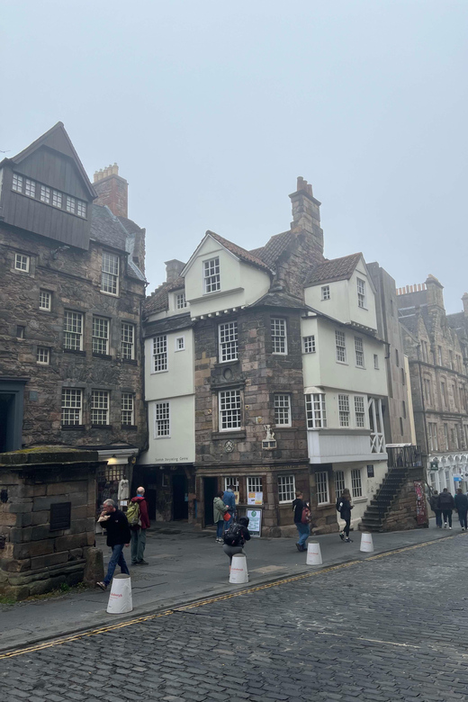 Edinburghs Very Dead and Buried People - Walking Tour | GetYourGuide