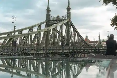 Street photography with your smartphone, tour of Budapest