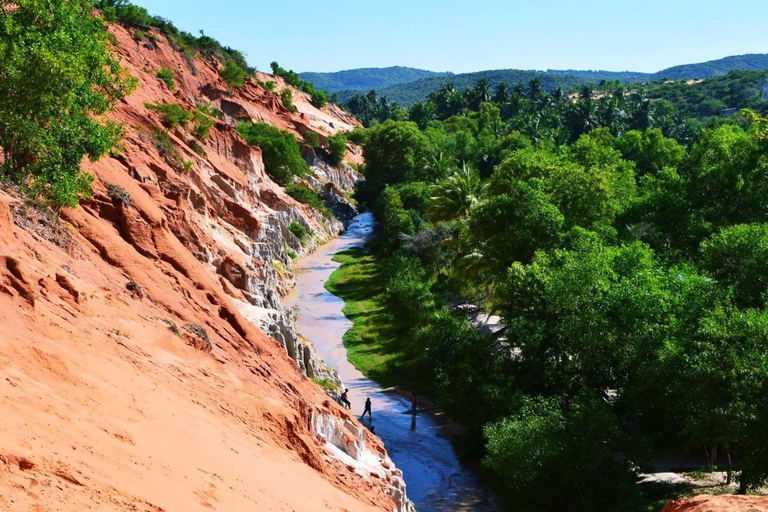 2-Day Mui Ne Tour: Train Ride, Sand Dunes & Seafood