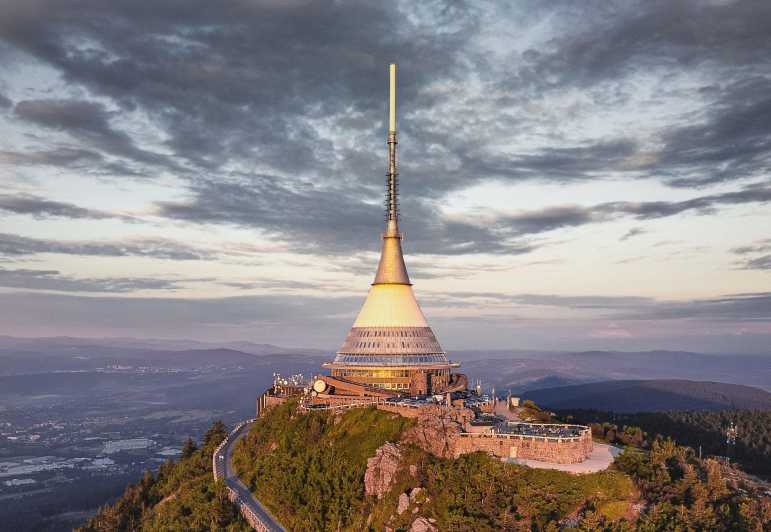 Da Praga: Tour privato a Liberec e alla Torre di Ještěd