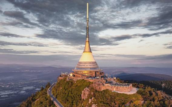 Von Prag aus: Private Tour nach Liberec und zum Ještěd-Turm