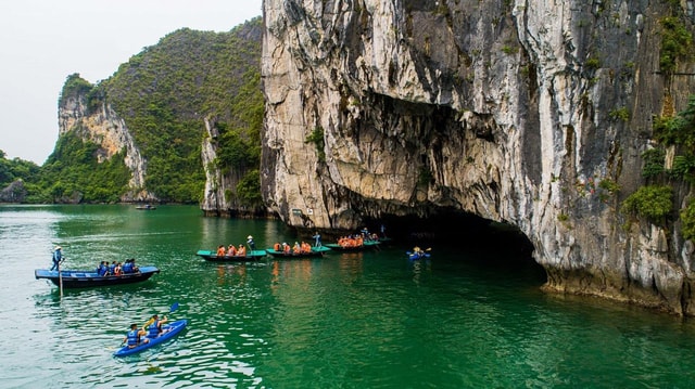 Bai Tu Long Bay Sail Away in 2D1N