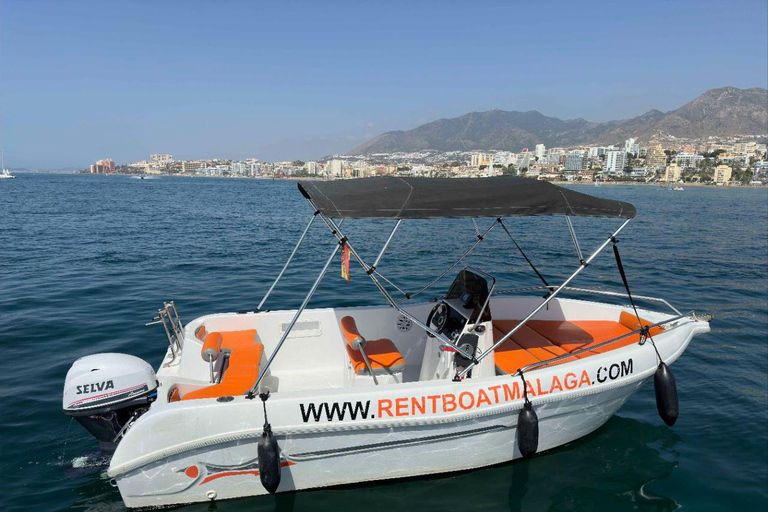 Benalmádena: Aluguel de barcos sem necessidade de licença.4 horas de aluguel