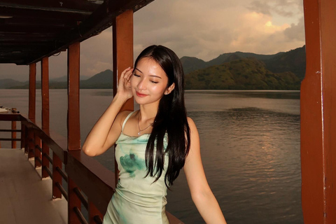 Labuan Bajo: 2 Day Komodo Trip & LoccalCollection Hotel Stay