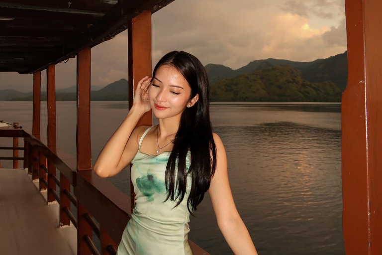 Labuan Bajo: 2 Day Komodo Trip & LoccalCollection Hotel Stay