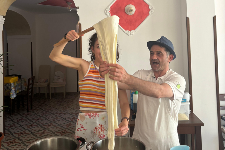 Pianillo: Corso di cucina con pasta, mozzarella e tiramisù