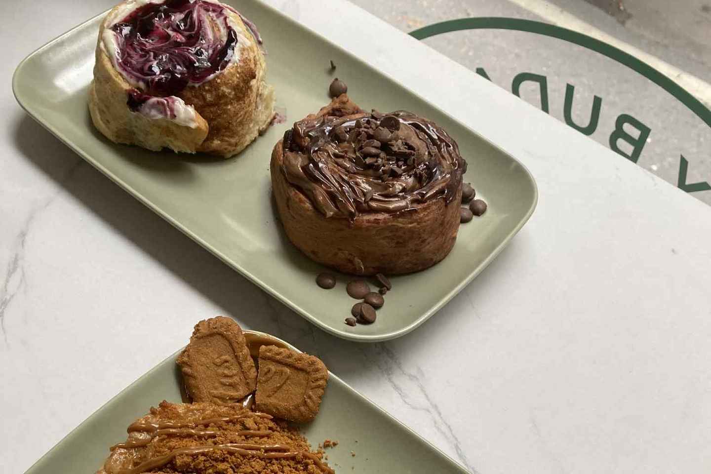 Selfie Museum Date With Champagne & Photos & Cinnamon Rolls