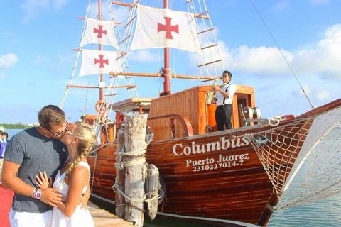 Cancun: Romantic evening in galleon with dinner and open bar Only Entrance - Vegetarian Dinner